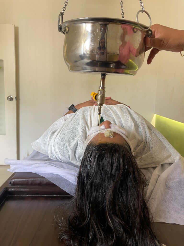 Shirodhara treatment in Vadodara by tatvayu ayurveda